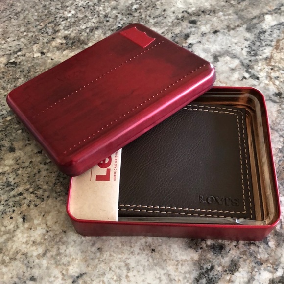 Levi’s genuine brown leather wallet. - Picture 2 of 5